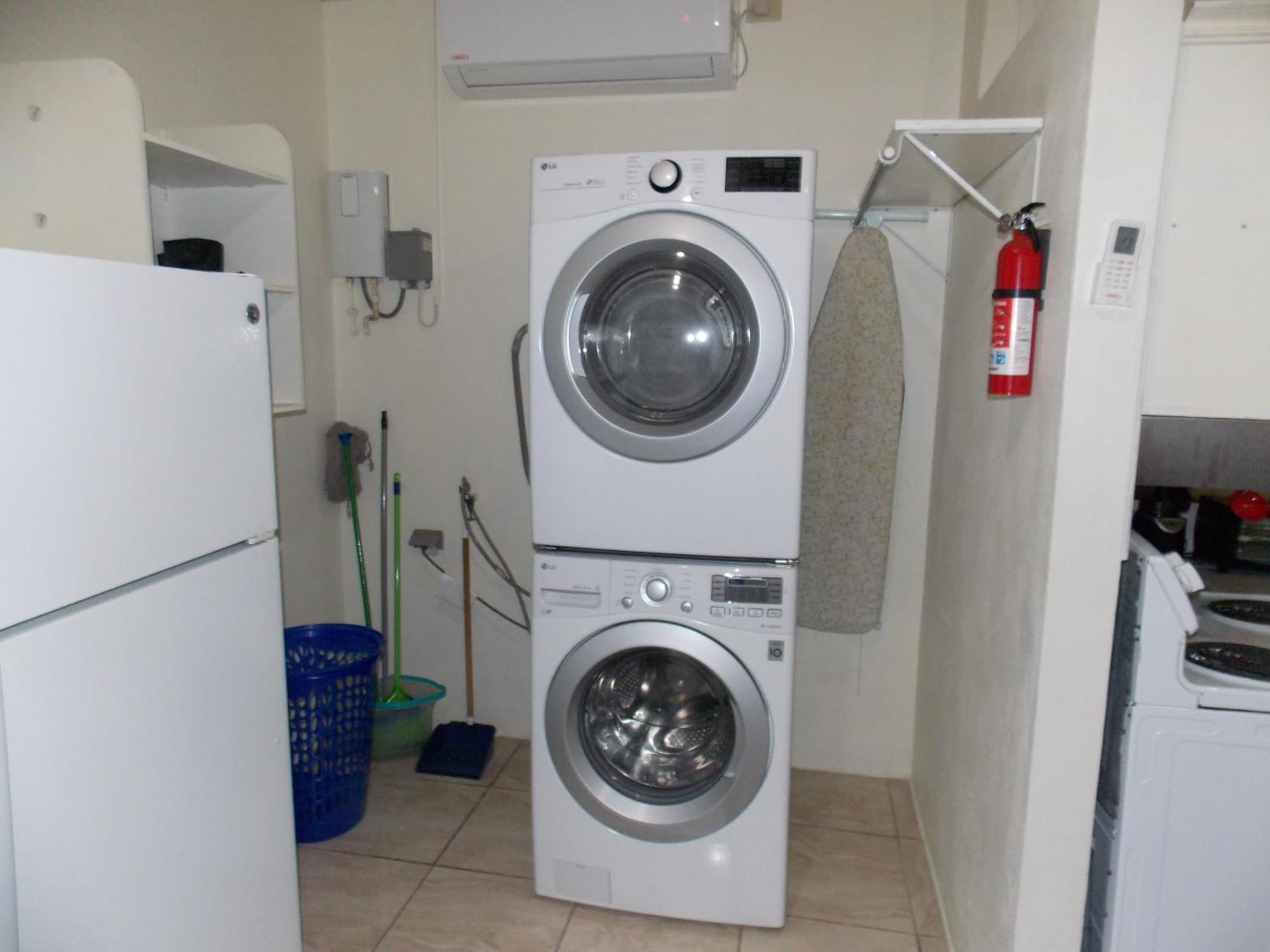 Stewart Apt- Trincity, Airport, Washer, Dryer, Office, Cable , Wifi Apartment Room photo