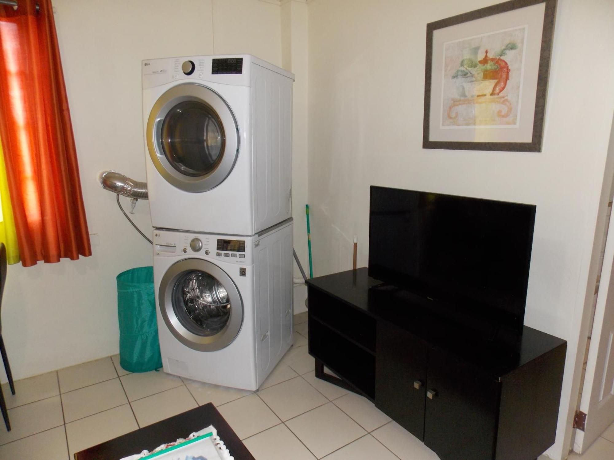Stewart Apt- Trincity, Airport, Washer, Dryer, Office, Cable , Wifi Room photo